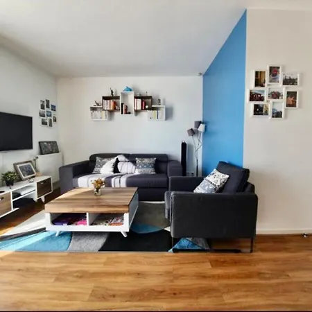 Home2 Нантерр
